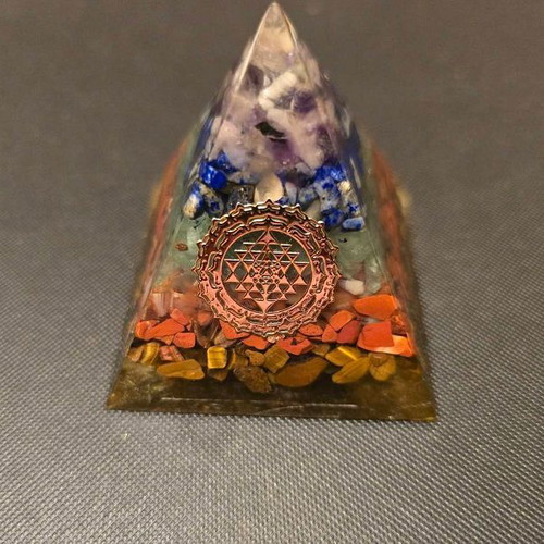 Energy Orgone Pyramid 7 Chakras with Crystals and Shri Yantra Symbol new