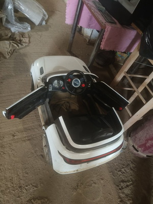 Electric children's car