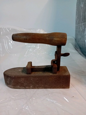 Antique solid iron used 6.5 kg large