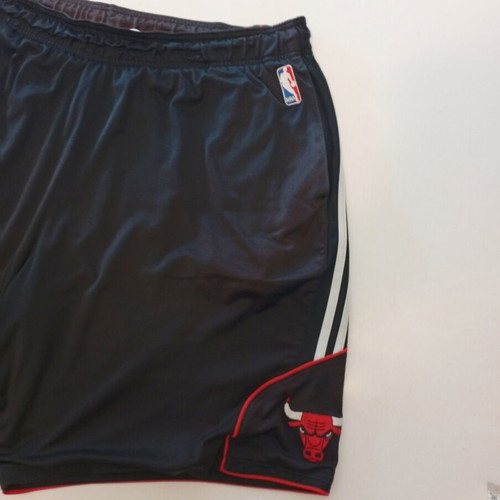 Authentic Chicago Bulls basketball shorts, size XXL