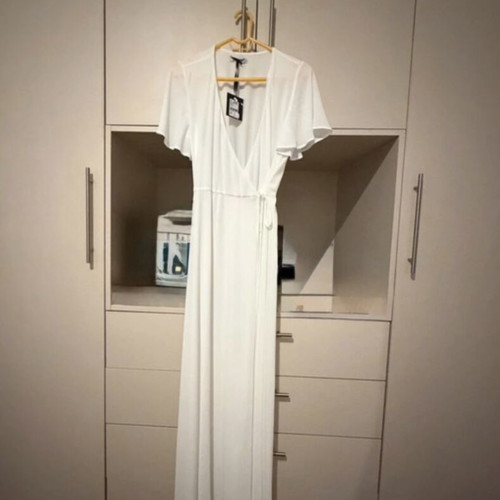 Toi&Moi white dress new, size medium