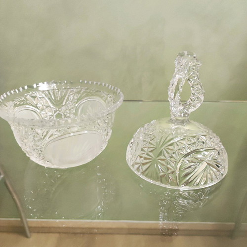 Crystal candy dish with lid like new, heavy crystal