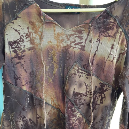 Vintage long-sleeve blouse like new with layers