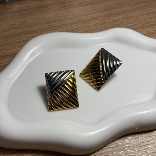 Stainless steel earrings like new, gold and silver color