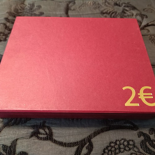 Velvet coin storage case like new, 90 euro slots