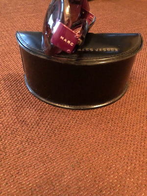 Marc Jacobs sunglasses like new, dark eggplant-bordeaux color