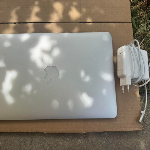 MacBook Air A1466 13" (2017) like new, Intel Core i5, 8GB RAM, 128GB SSD