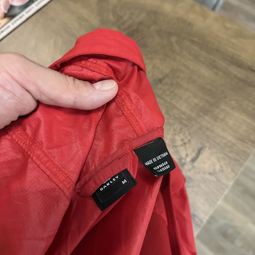 Oakley Windbreaker Masculina Red Line jacket like new, size M
