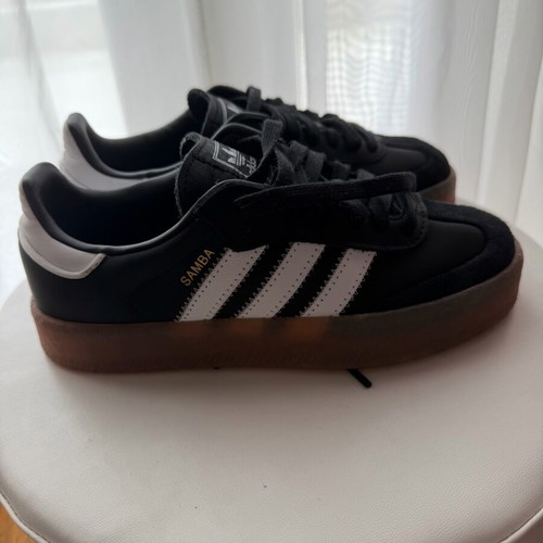 Παπούτσια Adidas Sampa γυναικεία καινούργια, μέγεθος 36, μαύρα