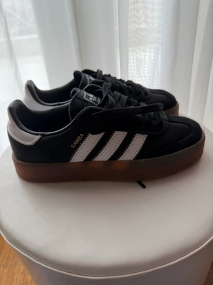 Παπούτσια Adidas Sampa γυναικεία καινούργια, μέγεθος 36, μαύρα