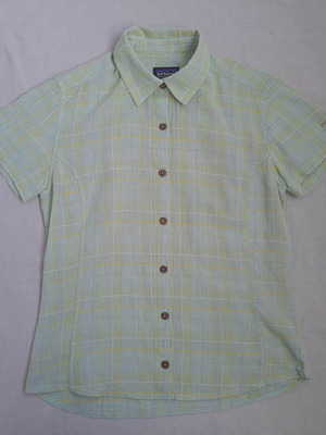 Patagonia women's shirt 100% organic cotton size S like new, green