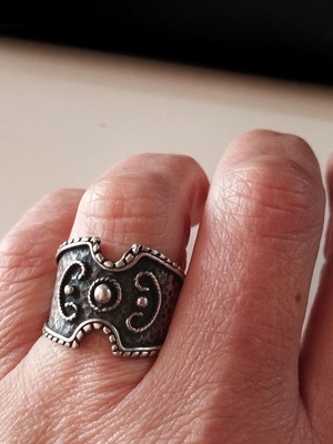 Silver 925 ring like new with medieval Byzantine design