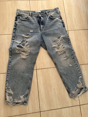 Zara jeans size 46 with rips, like new, blue