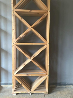 Επιπλο για μπουκάλια κρασιών χειροποίητο ξύλινο σαν καινούργιο