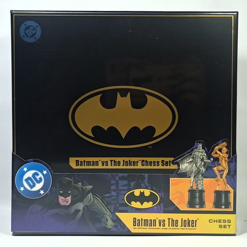 Batman vs The Joker Chess Set new, 32 pieces with foldable board