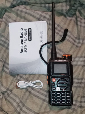 Baofeng EU-K6 transceiver like new, VHF/UHF with LED flashlight