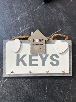 Key holder like new, decorative wall mount