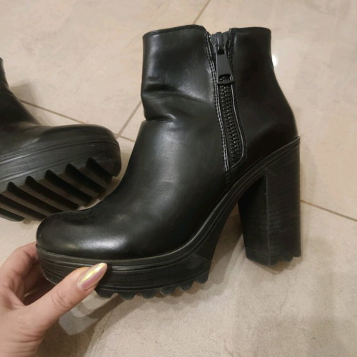 Leather ankle boots used, black, size 39
