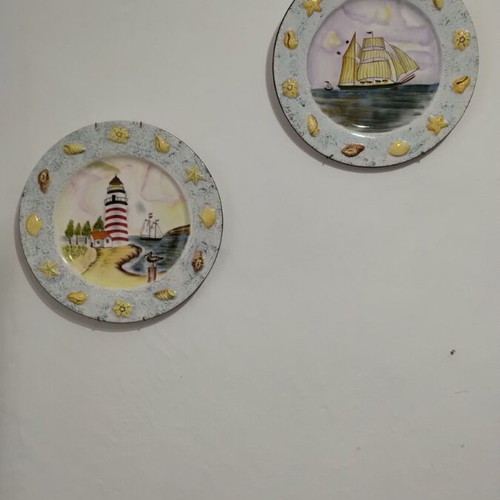 Decorative plate set 2 pieces, 15 cm diameter, new