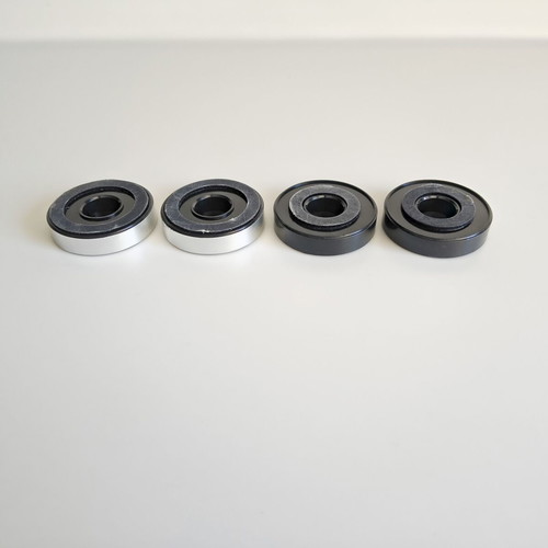 Set of 4 plastic Hi-Fi device feet, 2 silver & 2 black, 55x13 mm