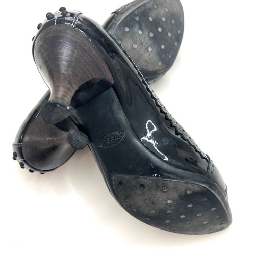 Tod's black patent leather mid heels used