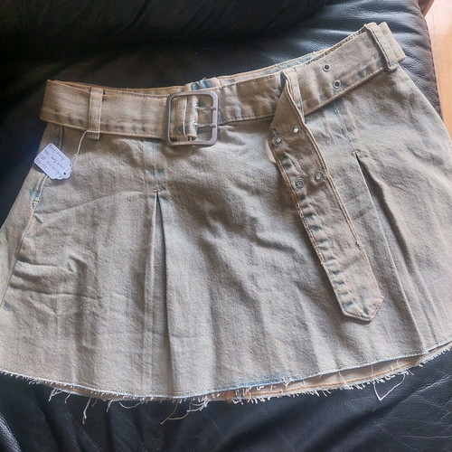 Mini denim skirt with belt like new, size M, gray
