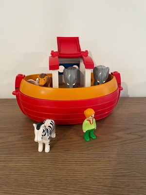 Playmobil Noah's Ark like new, missing some animals