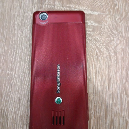 Sony Ericsson J105i Naite phone like new with original charger