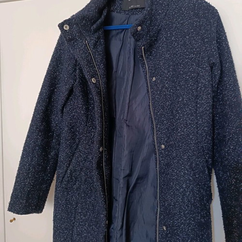 Women's blue coat like new with zipper and buttons