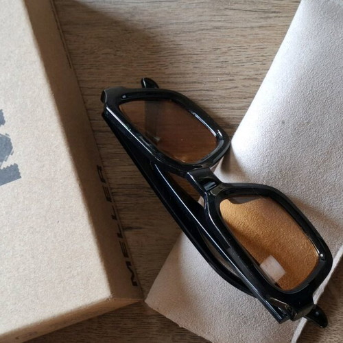 Meller sunglasses like new with yellow lens and black frame