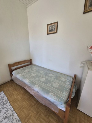 Adjustable bed with storage space like new
