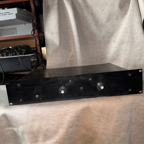 Custom Analog Audio Amplifier DIY Unit in 19 Rack used