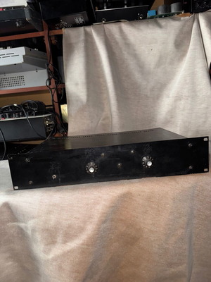 Custom Analog Audio Amplifier DIY Unit in 19 Rack used