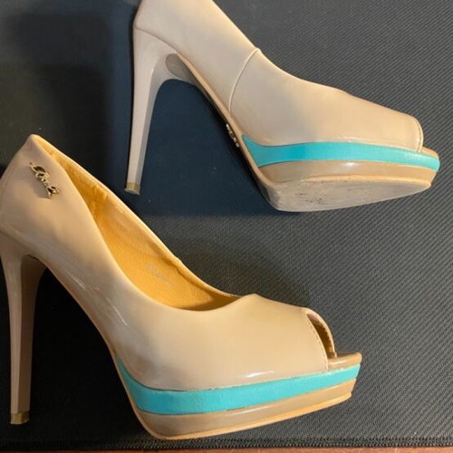 Axel women's peep toe platform heels like new, beige with turquoise detail