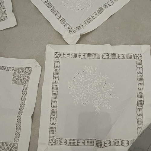 Mini doilies set of 4, two different designs
