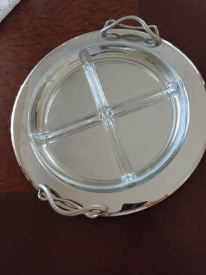 Stainless steel serving tray with removable glass divider, 28 cm