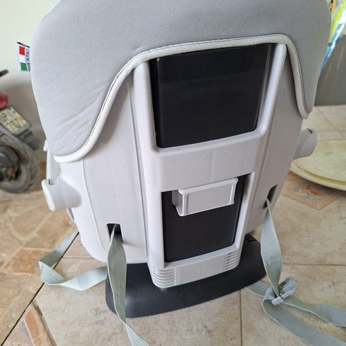 Cam Baby Feeding Seat like new with tray