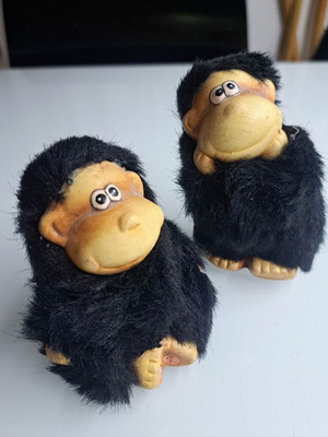 Decorative monkey figurines like new