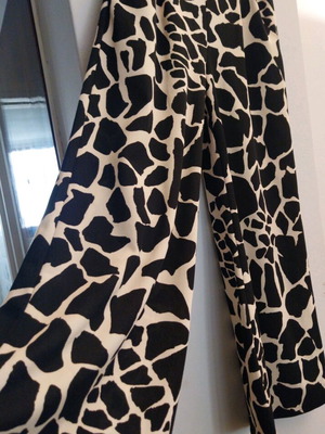 A-Style women's pants like new, size M, black-beige