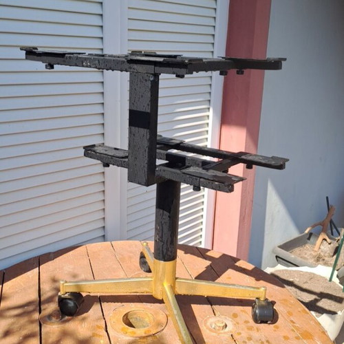 TFT TV stand like new for old TFT televisions