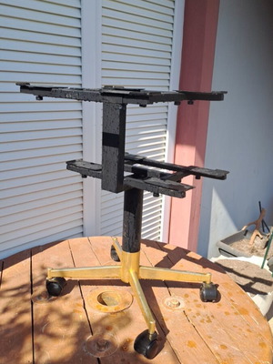 TFT TV stand like new for old TFT televisions