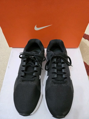 Nike athletic shoes like new, size 39, black and white