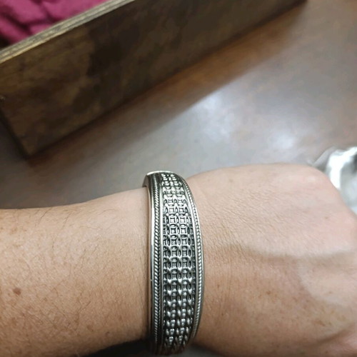 Bracelet type handcuff like new