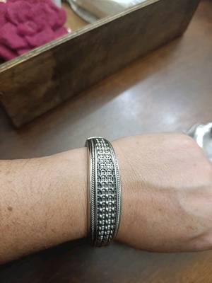 Bracelet type handcuff like new