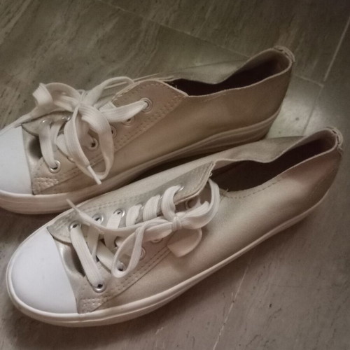 Athletic shoes like new, size 38, soft gold color