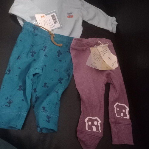 Premaman baby set with 2 organic cotton pants and blue cotton shirt, 6 months