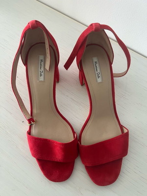 Women's red sandal used, size 41