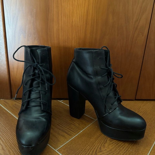 H&M leather ankle boots like new, size 41, black