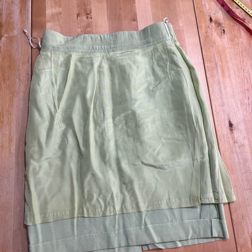 Skirt short, narrow, light green like new, size M 38 10