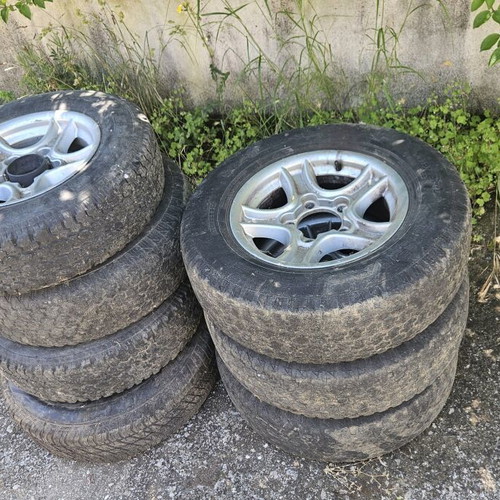 Suzuki Vitara alloy wheels used, set of 7, 15 inch